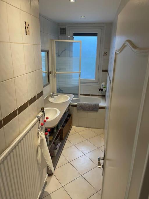 Appartement Entier Climatise - Parking Prive Saint-Martin-d'Heres Exterior photo